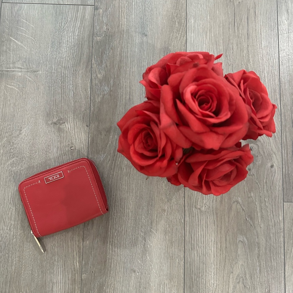 Tumi‎ Vibrant Red Leather Zip Wallet